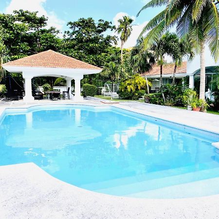 Casa Blanca ZH Kukulkán Mall Cancún Exterior foto
