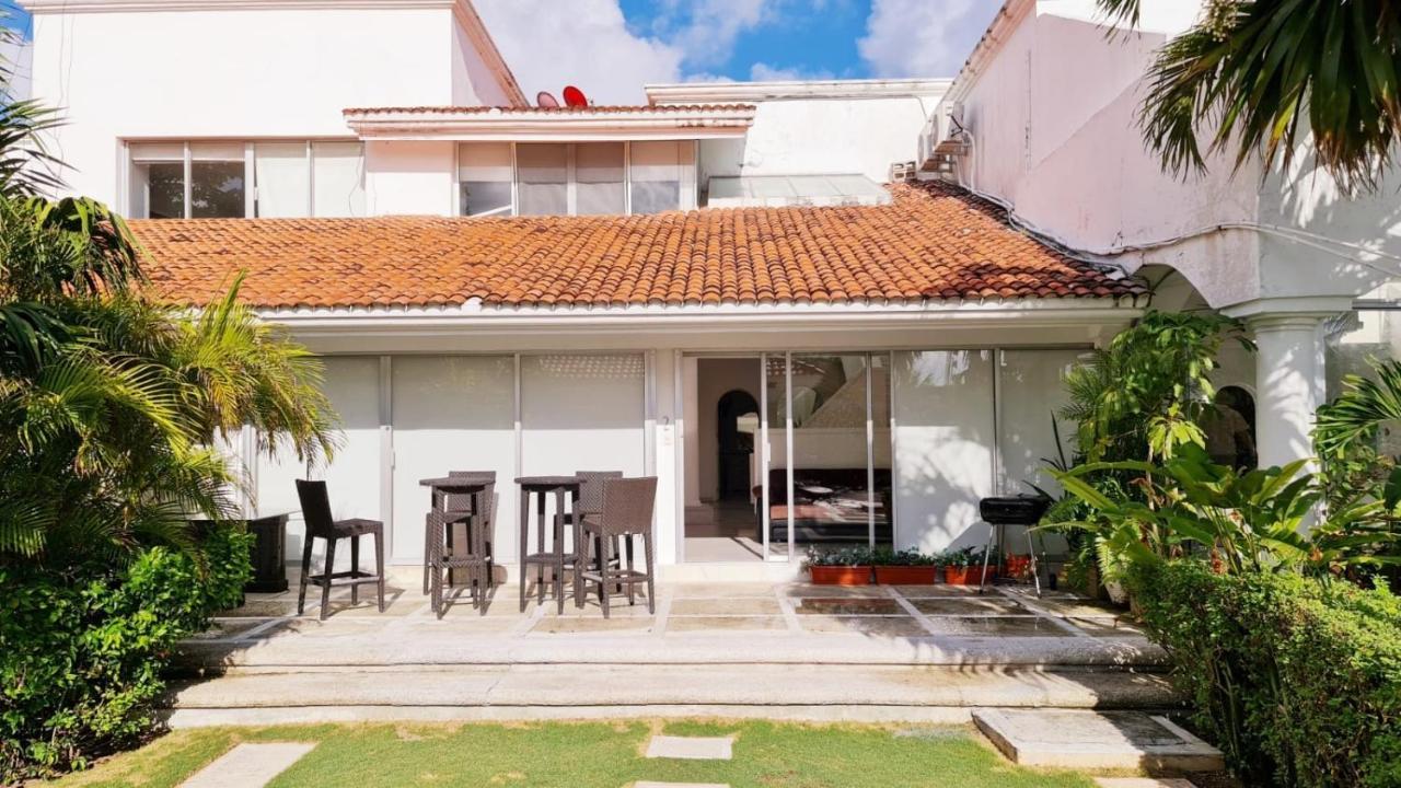 Casa Blanca ZH Kukulkán Mall Cancún Exterior foto